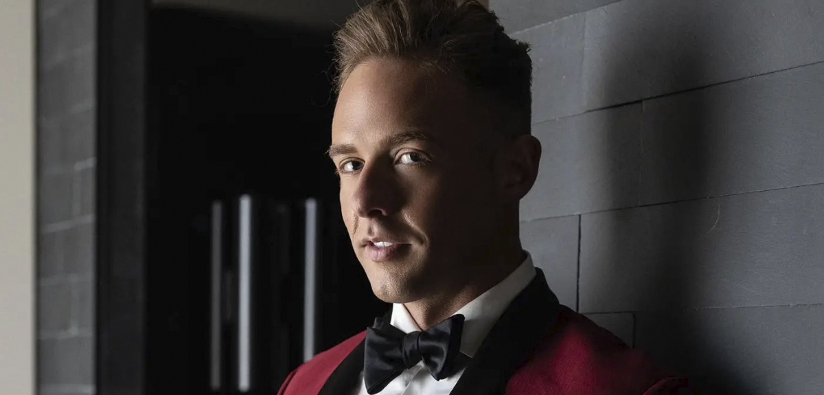 Hombre que dejó su trabajo de oficinista para ser escort compartió insólitas vivencias en podcast