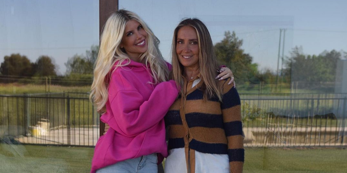 Coté López mostró broma que le jugó a su madre en Miami: escribió explicación para evitar funas