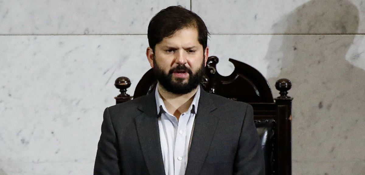 Boric se refirió a uso de camiseta de la 'Roja' e imagen de Chayanne: “Hay muchas susceptibilidades”