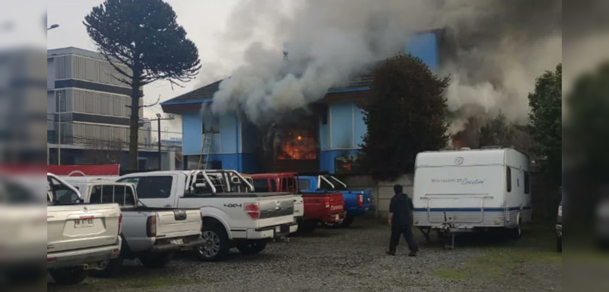 Incendio en hogar de menores de Osorno dejó un adolescente fallecido