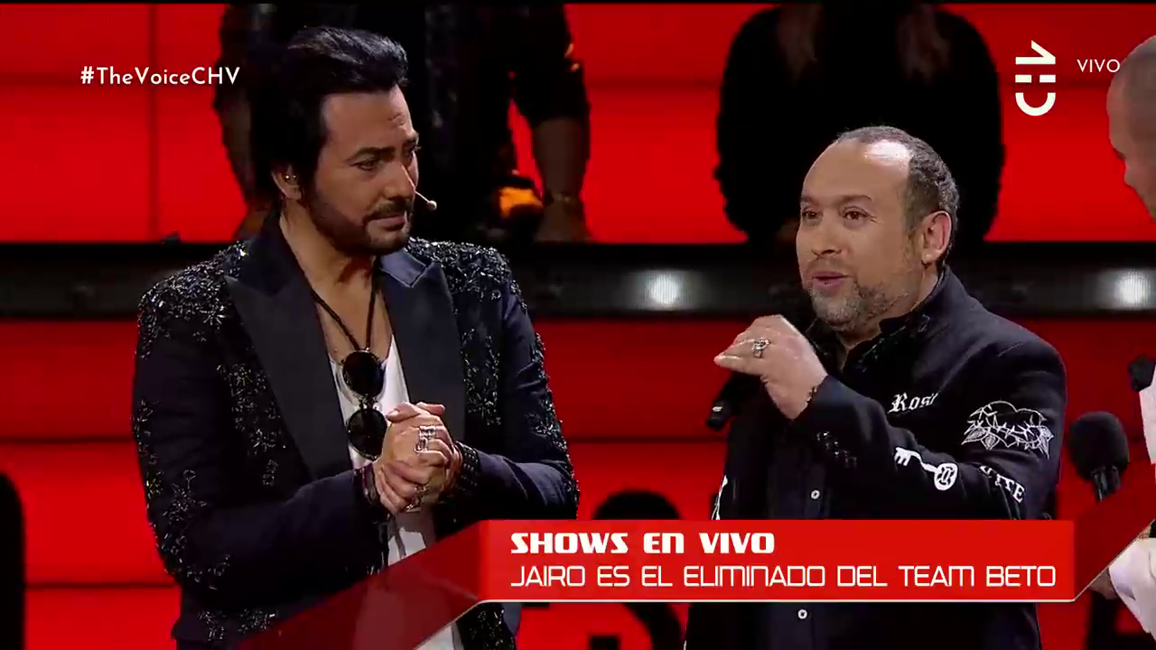 Con incómoda pregunta a participante, Beto Cuevas eliminó a dos cantantes de su team en The Voice