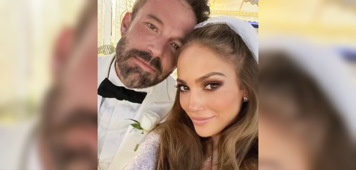 Jennifer López usó 2 vestidos de novia en su boda con Ben Affleck: se cambió en capilla de Las Vegas