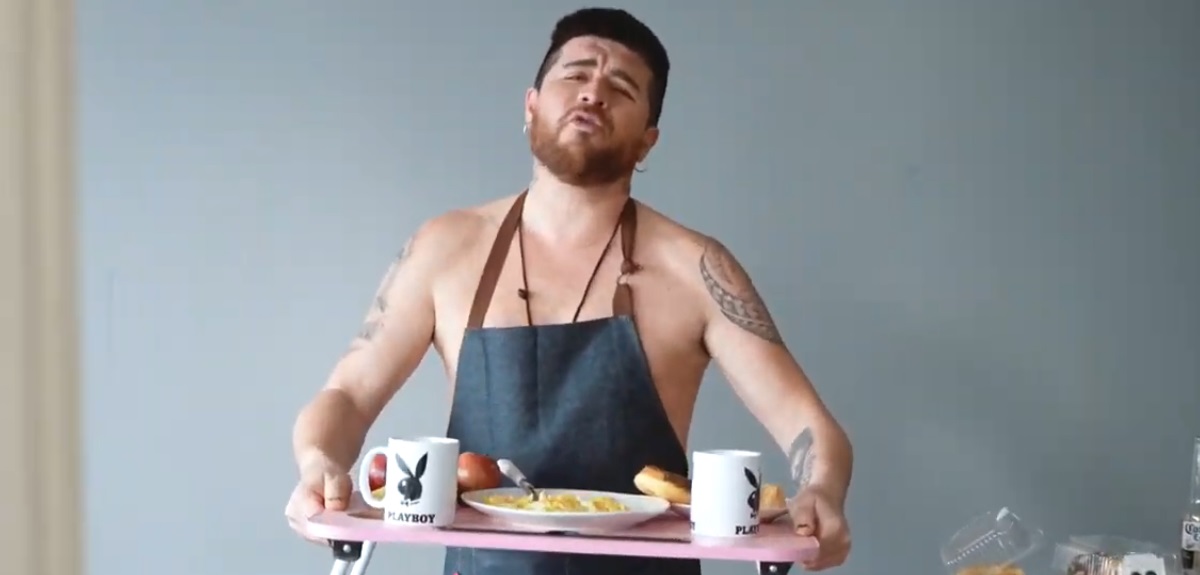 Junior Playboy apuesta como cantante con el tema 'Desayunior': colaboración musical tiene videoclip