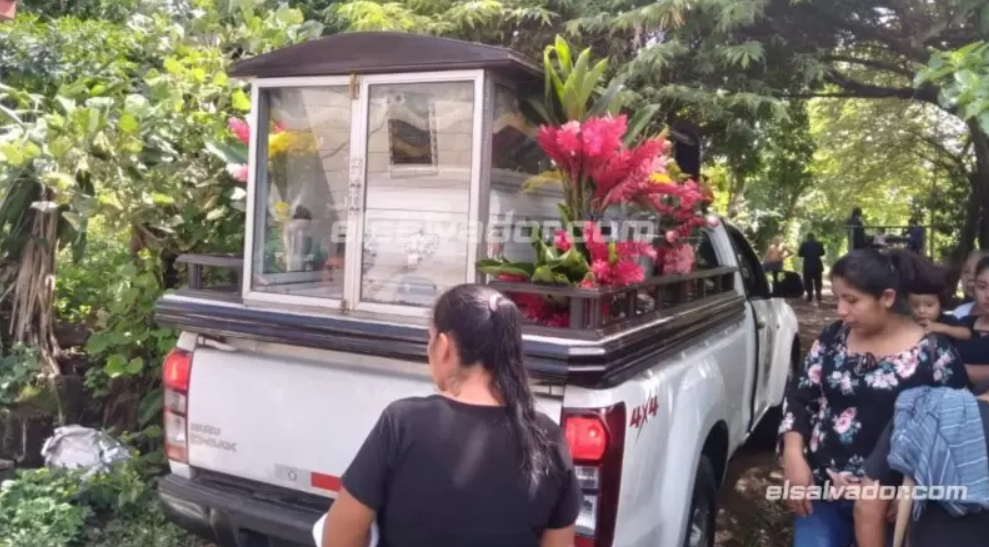 Mujer asesinó a su 'amiga' sacándole del vientre a su bebé