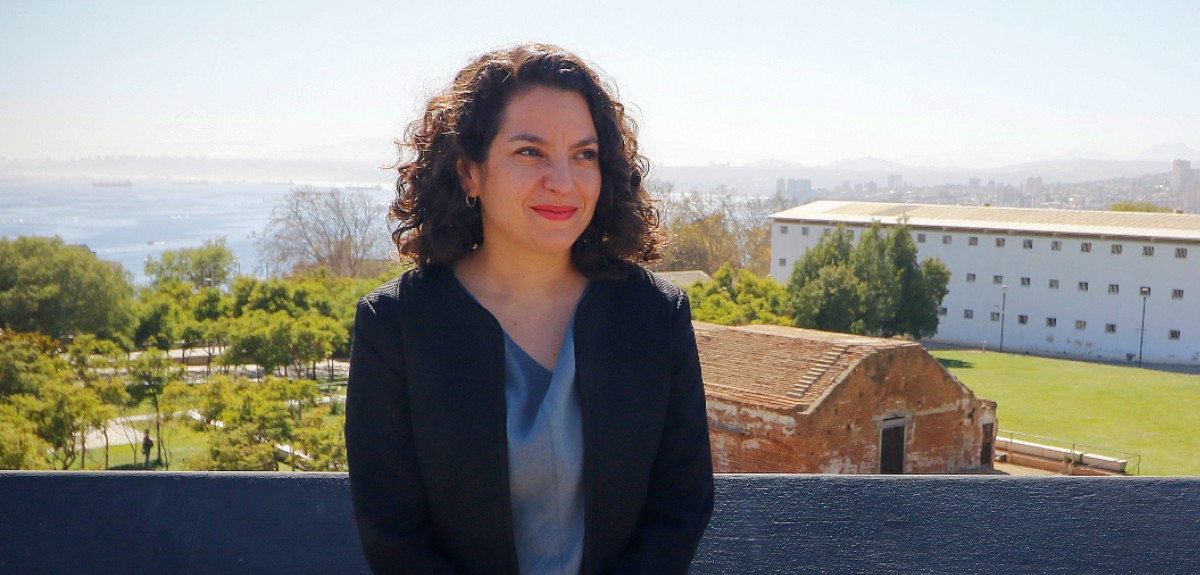 Ministra de Bienes Nacionales vivió minutos de terror tras ahogarse con trozo de carne: “Me asusté”