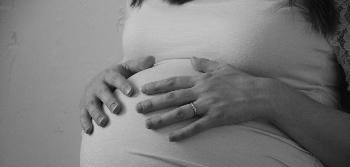 El brutal caso de la mujer que asesinó a su 'amiga' sacándole del vientre a su bebé