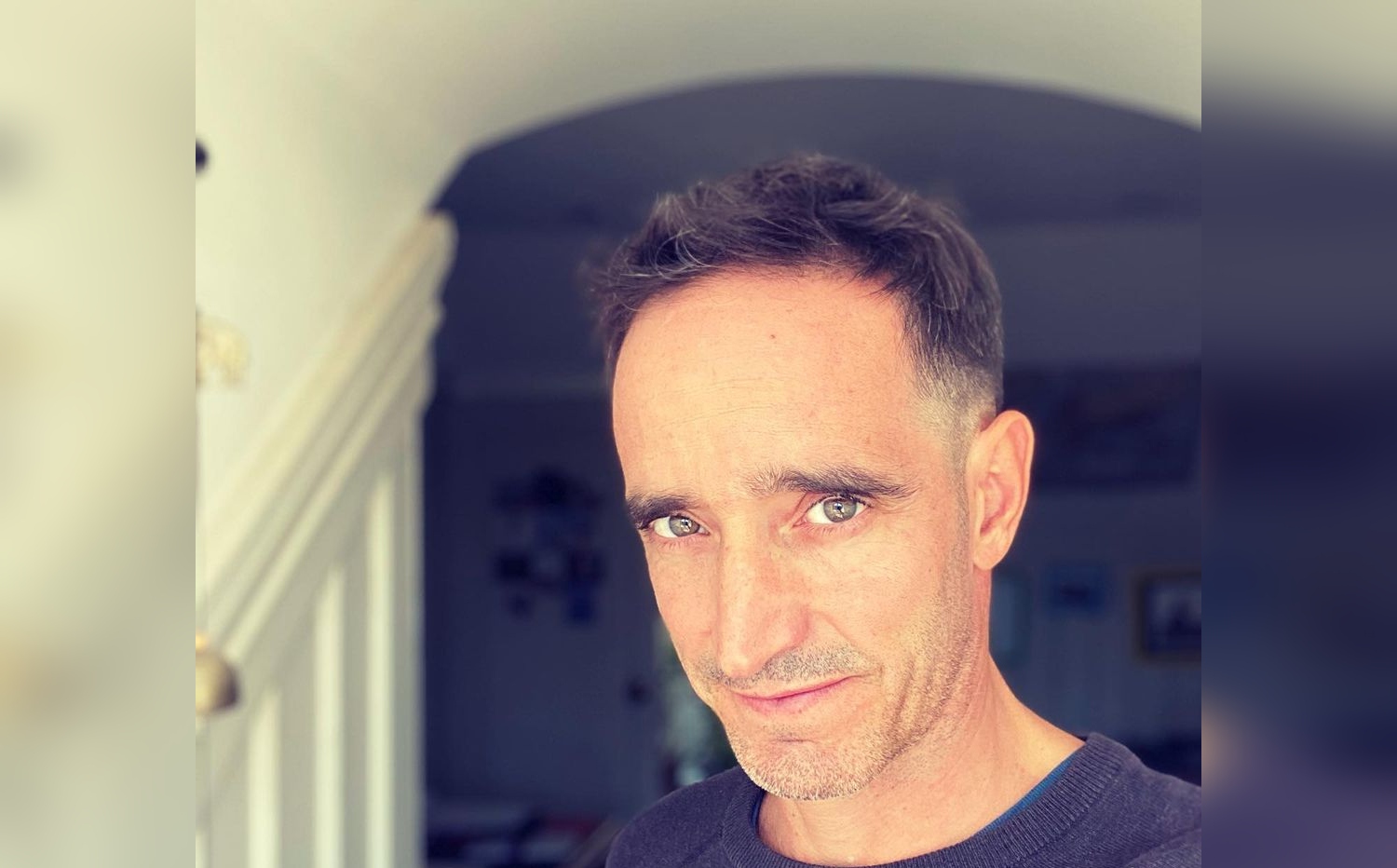 Nicolás Saavedra recordó teleserie que grabó hace un año y aún no se emite: 