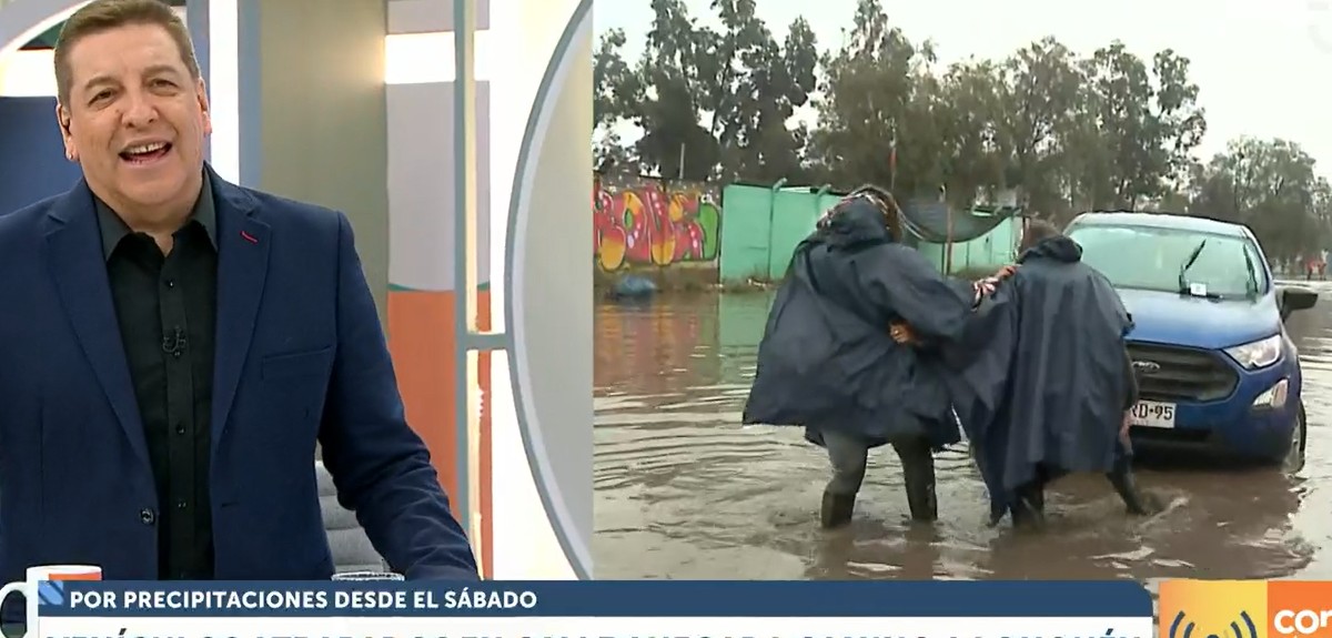 Noteras de Tu día y Contigo en la mañana se unieron para auxiliar a conductora en pleno despacho