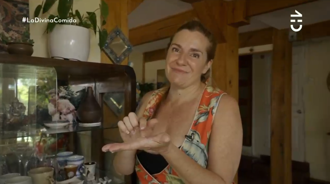 Ánfora de perrito y uñas de gatito fallecido: el significativo rincón de la casa de Pamela Villalba