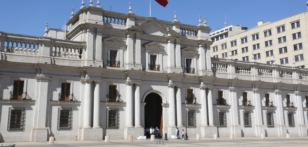 Dan a conocer lista con familiares del oficialismo y el gobierno que están en cargos públicos