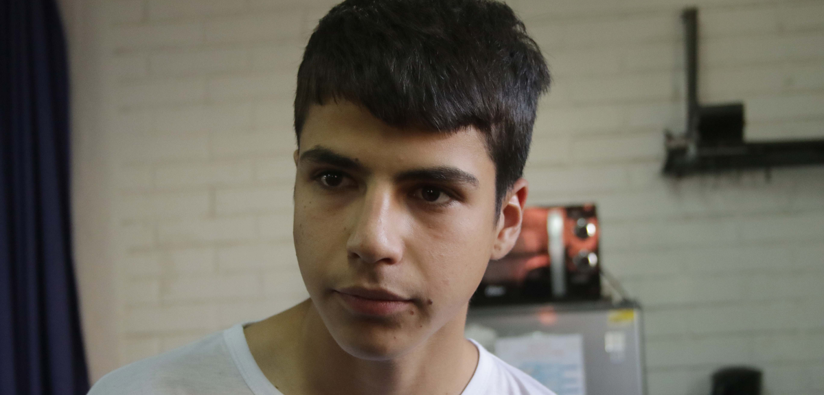 Víctor Chanfreau celebró cambio de apellidos mostrando certificado de nacimiento: explicó la razón