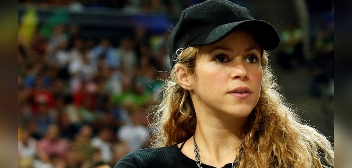 Captan reacción de Shakira al ser consultada por imágenes de Gerard Piqué con su nueva pareja