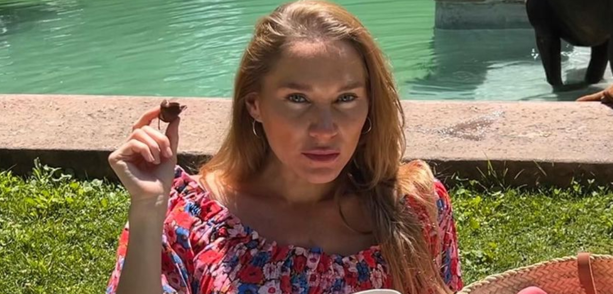 Constanza Mackenna causó incertidumbre tras compartir foto de avanzado embarazo: “Damita o varón”