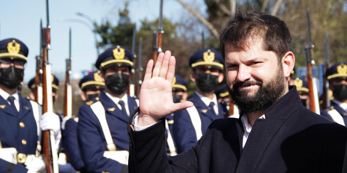 Desaprobación del presidente Gabriel Boric se mantuvo en un 56% según última encuesta Cadem