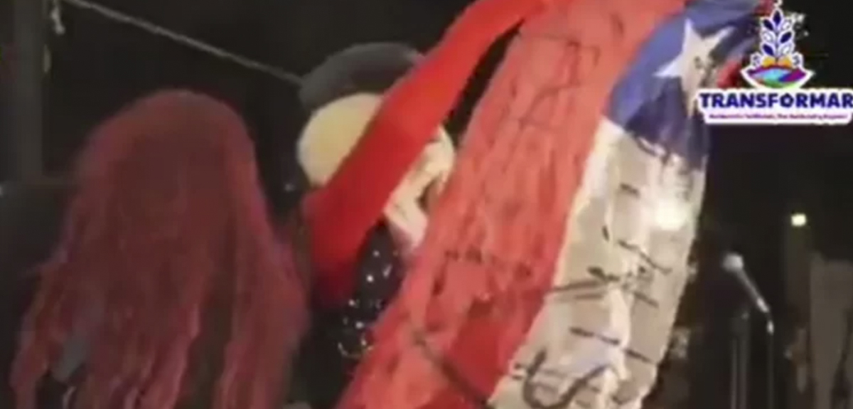 Ministerio Público confirmó investigación de oficio por performance sexual con bandera chilena