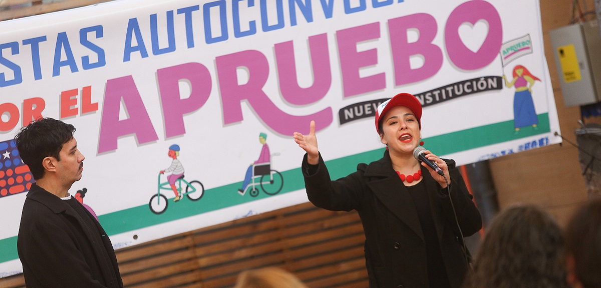 Karol Cariola negó haber dicho que 'marcarían casas' por el Apruebo... pero sí lo hizo