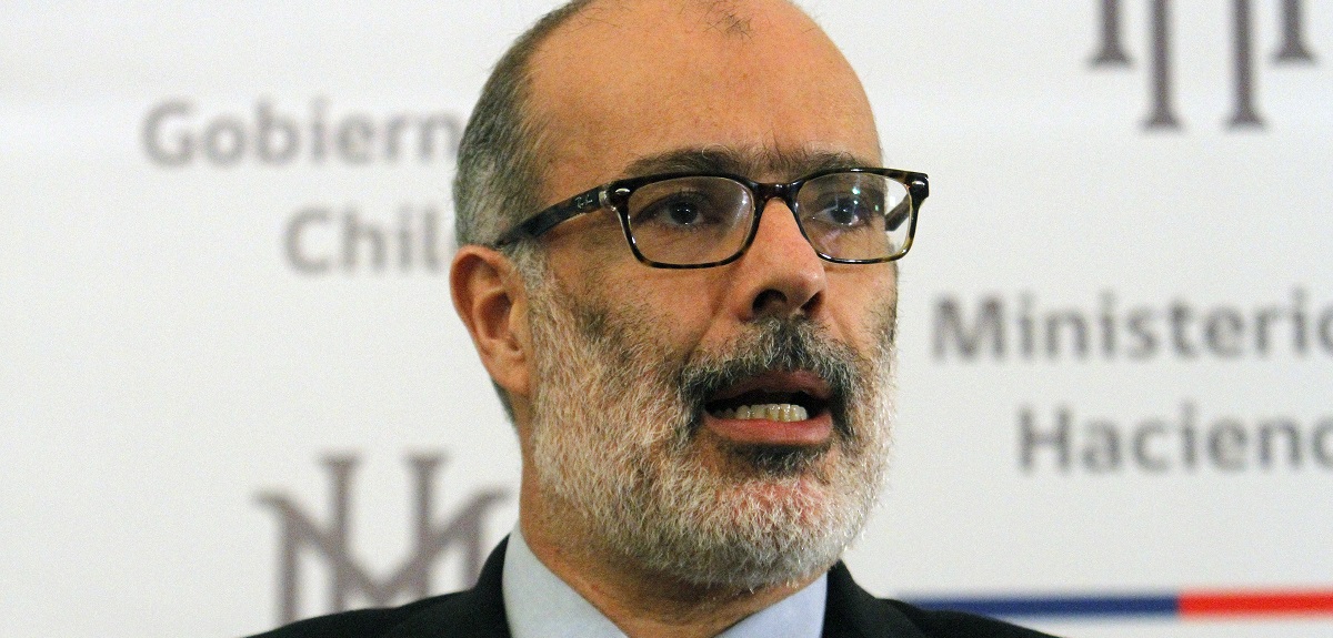 Exministro de Hacienda de Bachelet votará 'Rechazo' en el Plebiscito: 