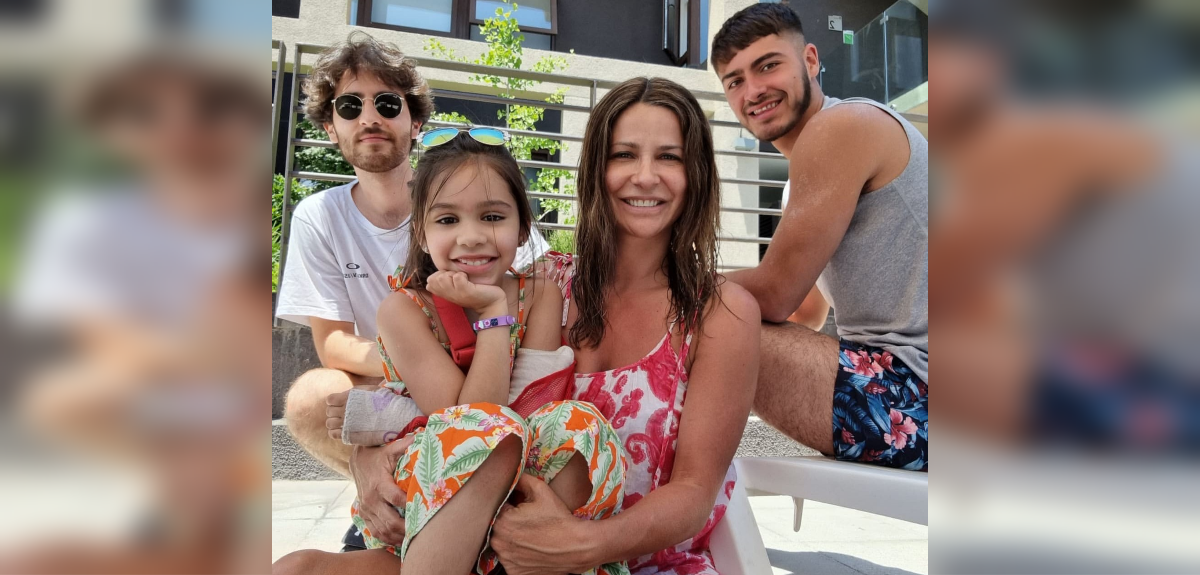 Savka Pollak mostró la emotiva despedida de su hijo desde el aeropuerto: joven estudia en EEUU