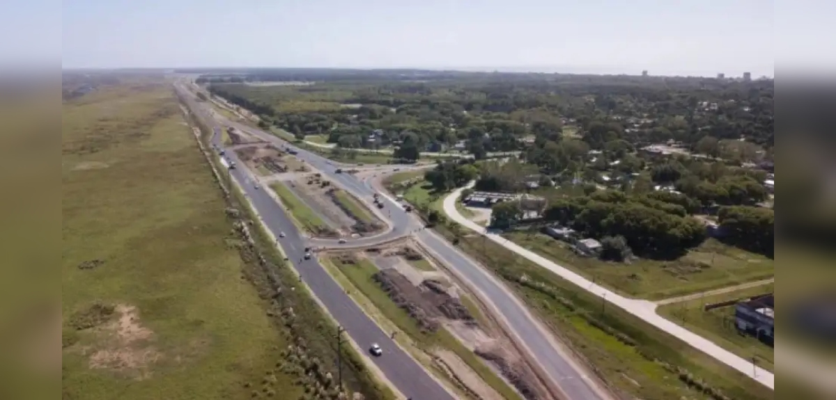 Trágico final: chofer volcó, sobrevivió, caminó 3 kilómetros y murió atropellado por una camioneta