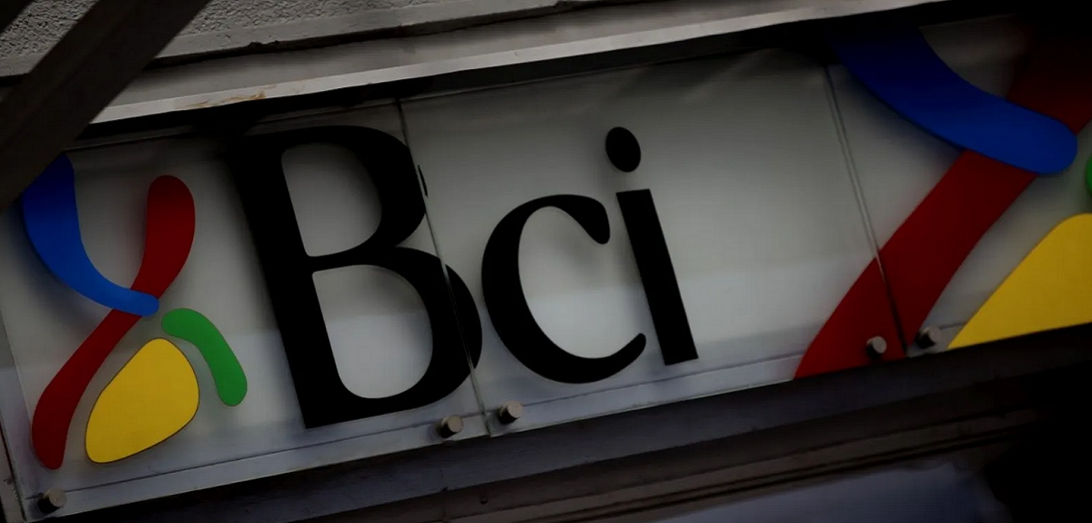 Delincuentes roban $600 millones en banco de Las Condes