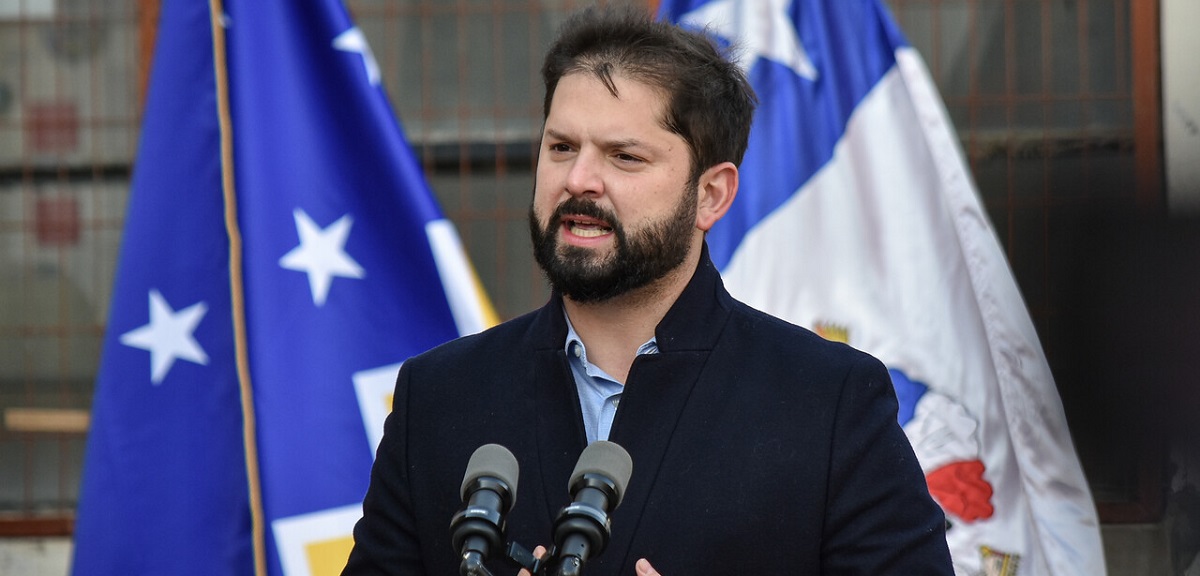 Cadem: desaprobación de Boric creció en 6 puntos y 67% quiere que Chile tenga nueva constitución