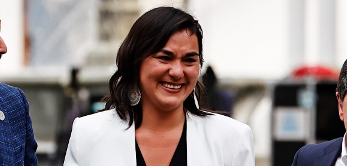 Entre aplausos y emocionada, Izkia Siches se despidió de La Moneda tras salir de Interior