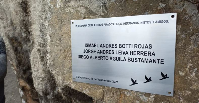 Familiares de jóvenes desaparecidos en Iglesia de Piedra de Cobquecura vivieron emotivo reencuentro