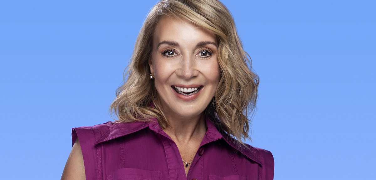 ¿Y Famosos a clases? Esto pasará con los programas de Karen Doggenweiler tras su renuncia a TVN