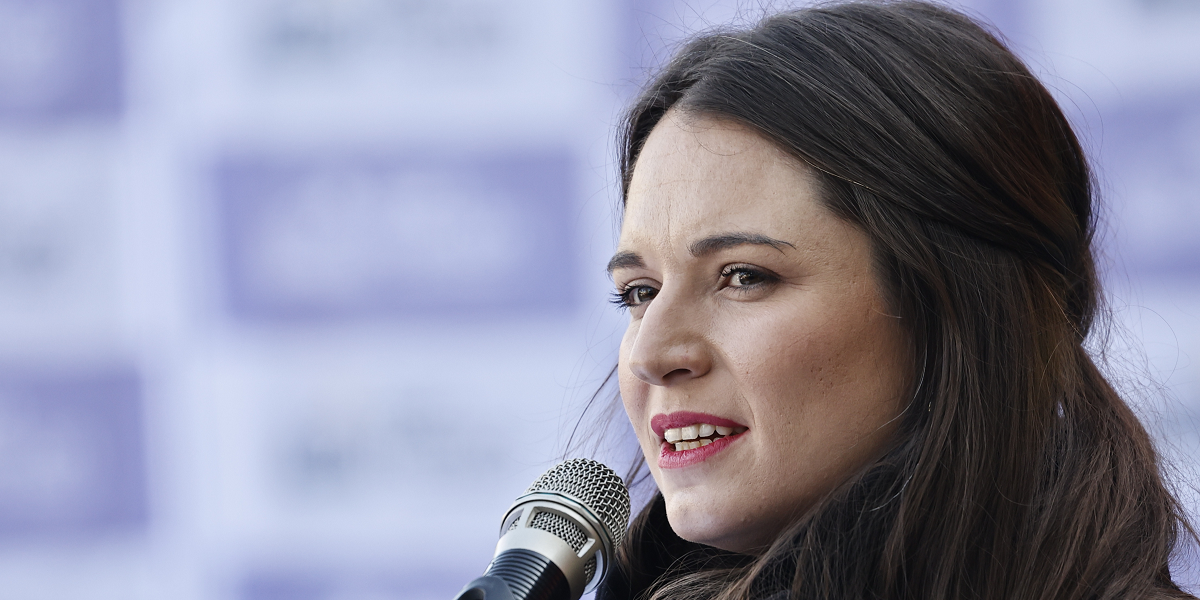 Irina Karamanos protagonizó singular lapsus tras hablar sobre el voto femenino: “Primera vez…”