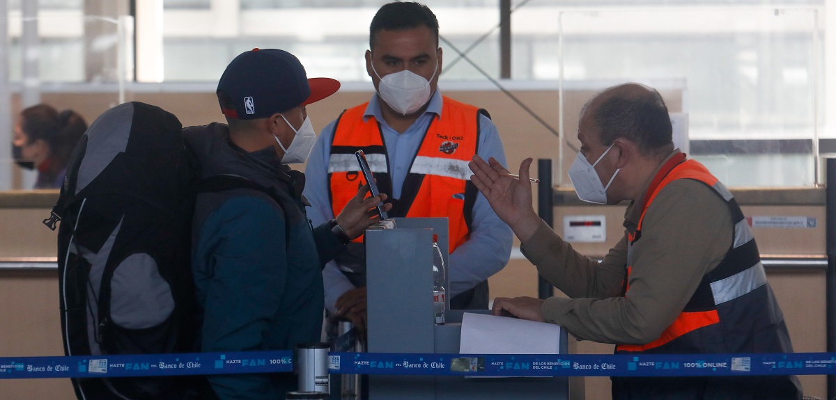 Ministro de Transportes aclaró protocolo de ingreso aéreo al país tras eliminación de la mascarilla