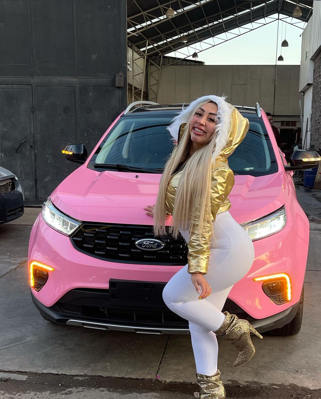 Naya Fácil compartió la radical transformación de su auto.