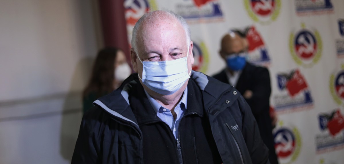 Teillier hizo llamado a salir a las calles a “defender triunfo del Apruebo” si resultado es estrecho