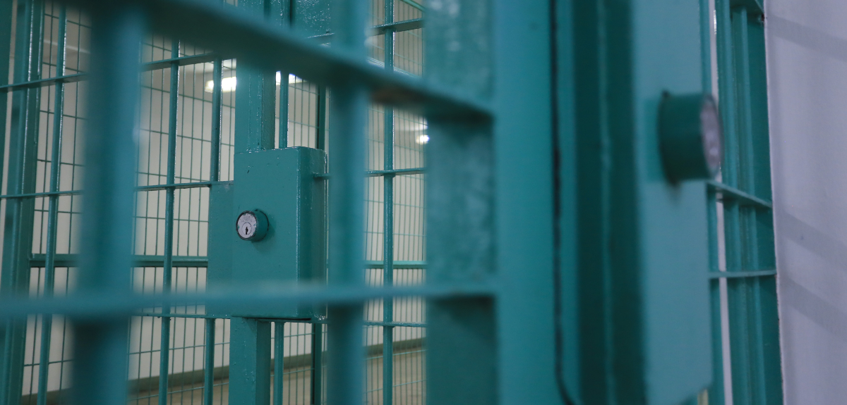 Abogado ingresó cocaína a cárcel de Arauco para su representado: quedó con arresto domiciliario