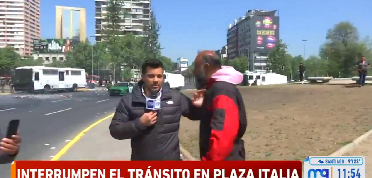 Equipo de Mucho Gusto fue agredido durante despacho en vivo: Simón Oliveros se defendió