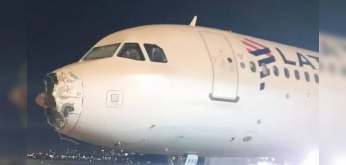 Pánico por turbulencias en avión de Latam: aterrizaron sin un motor y con parabrisas y nariz dañados