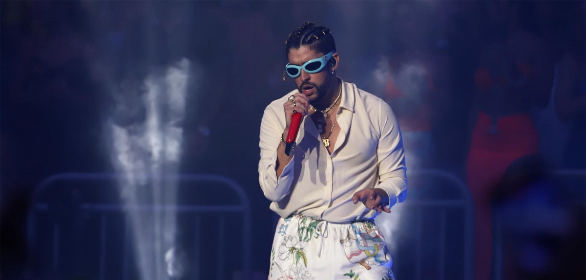 ¿Bad Bunny con COVID? La verdad tras la 'noticia' que alertó a fans previo a su concierto en Chile