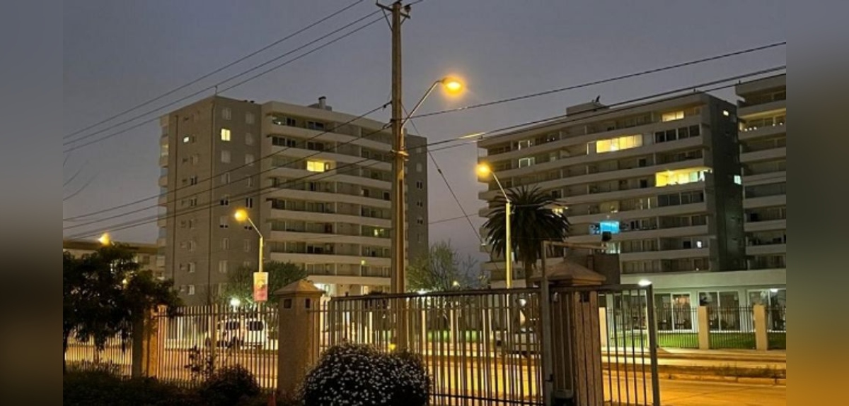 Niño de 3 años cayó desde octavo piso de un edificio en La Serena: vecinos le avisaron a su madre