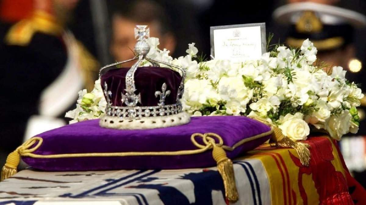 La reina Camilla podría quedarse sin corona por culpa de su diamante "maldito" Koh-i-noor