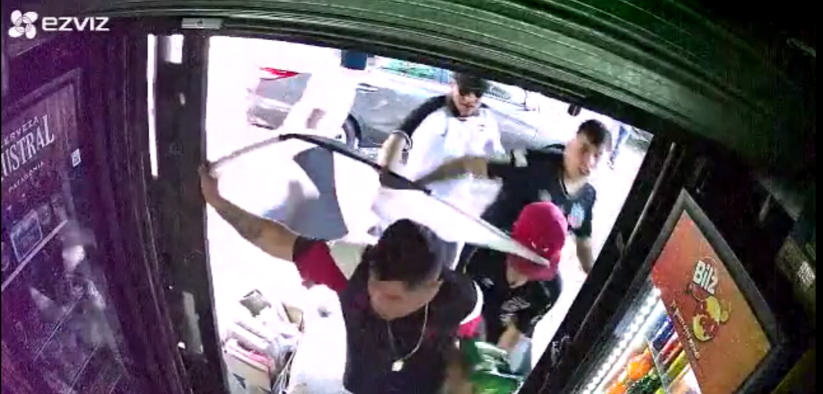 Locales saqueados cerca del Estadio Monumental: denuncian desmanes tras Colo Colo vs Curicó Unido