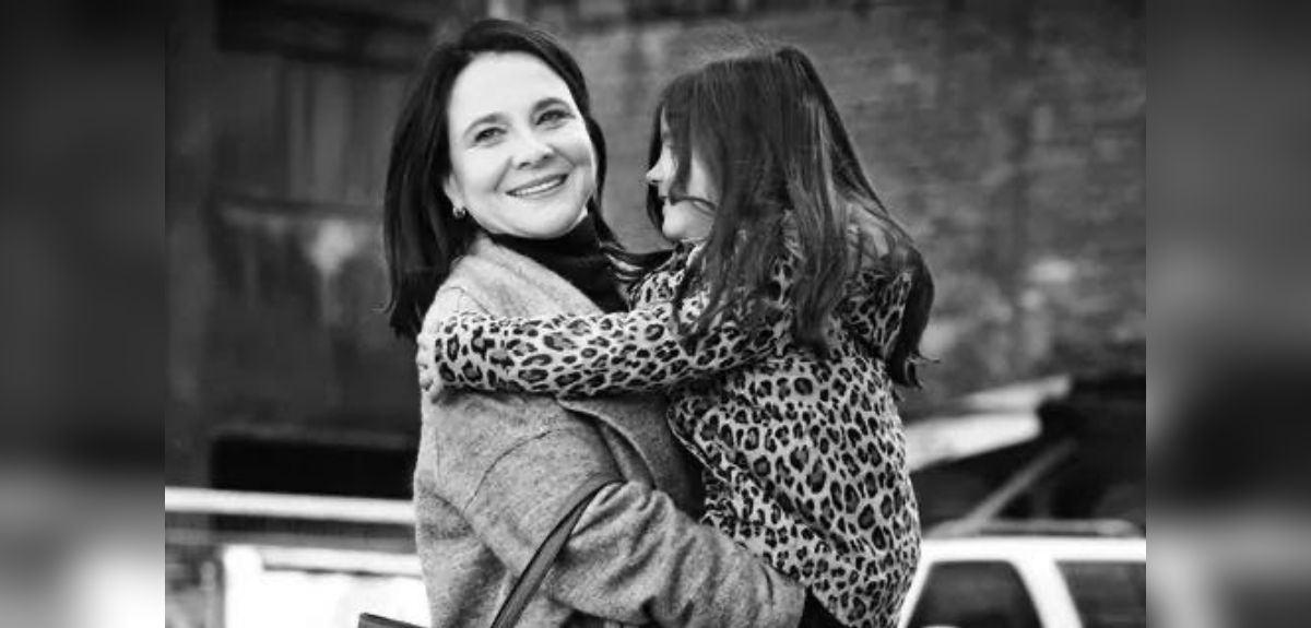 La lucha de Karen Poniachik para ser madre sin una pareja: tuvo a su única hija a los 44 años