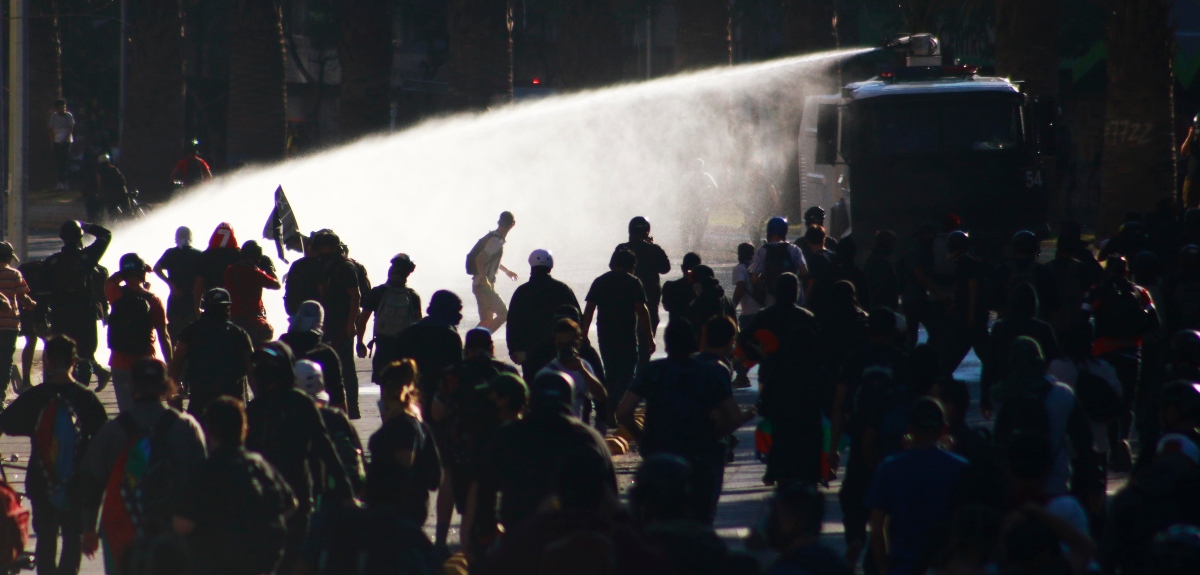 Municipios tomaron medidas ante 18-O: alcaldesa de Santiago llamó a manifestarse de forma 