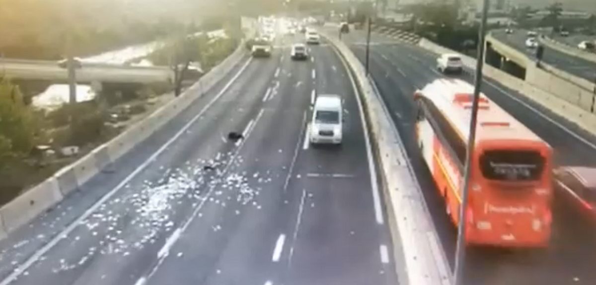 Grupo de delincuentes lanzó millones en Costanera Norte para no ser capturados: igual los detuvieron