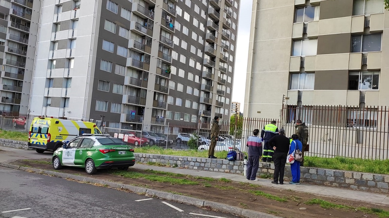 Hombre de unos 60 años murió tras caer desde piso 18 de edificio en Concepción