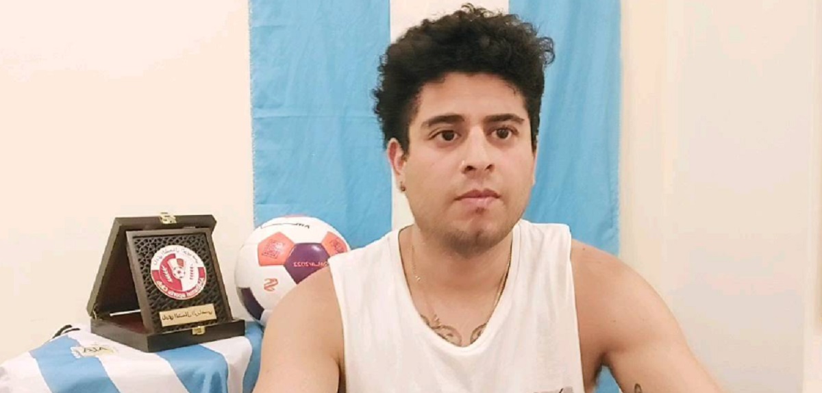 La historia del argentino que viajó a Qatar con $900 mil: pide comida y bebe agua de las fuentes