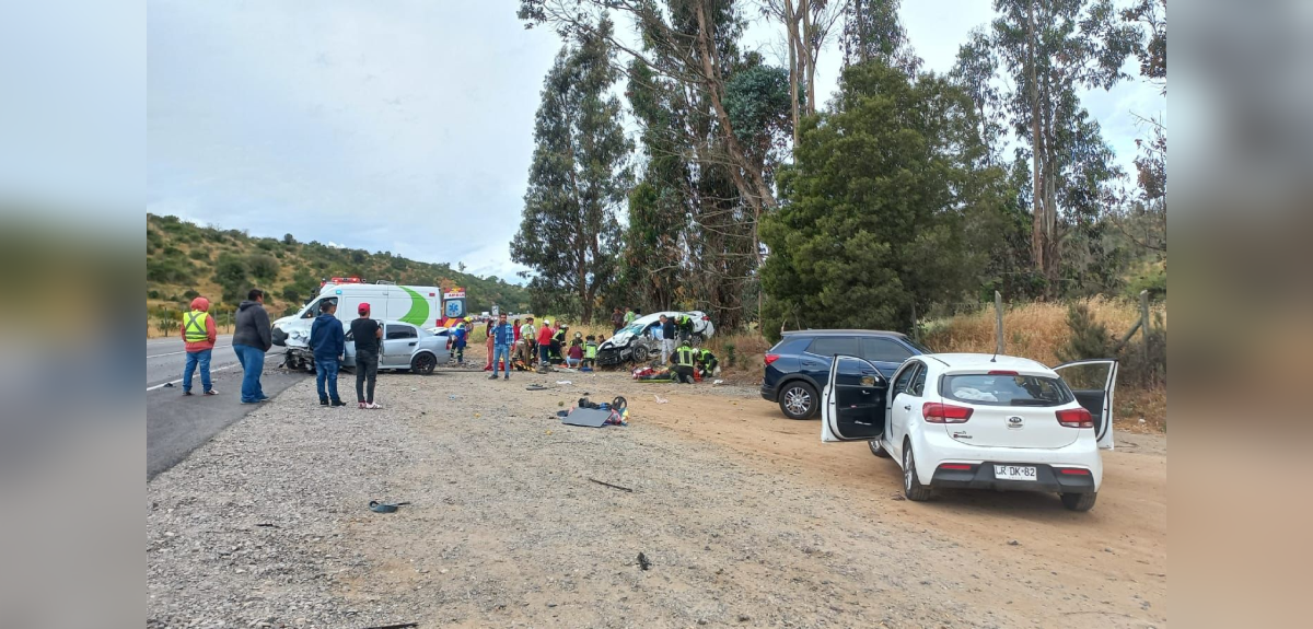 Accidente de tránsito en Casablanca deja tres fallecidos y al menos seis lesionados