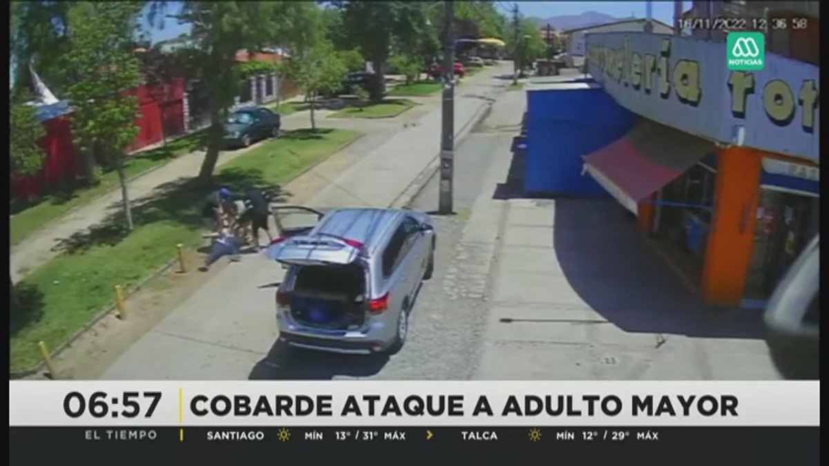 Registran violento asalto a adulto mayor en Maipú: delincuentes lo agredieron para robarle su auto