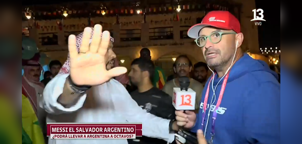 Eugenio Salinas sufrió con incómoda broma en pleno despacho desde Qatar.