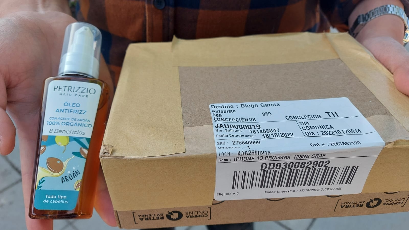 Compró iPhone por internet en tienda Paris y recibió aceite capilar: esto respondió Cencosud