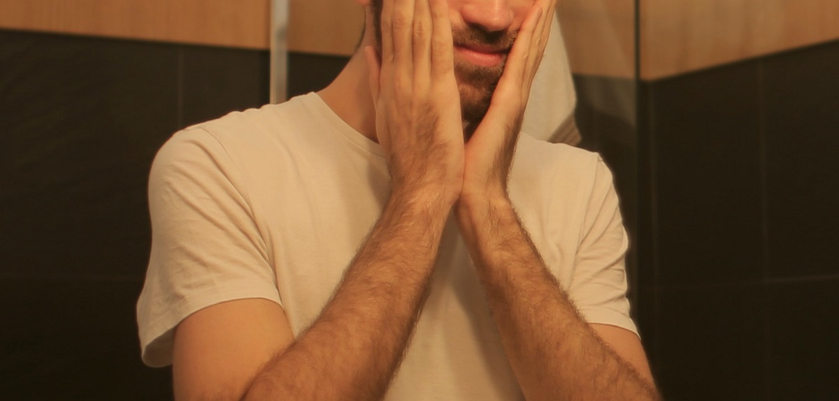 Joven argentina mordió en los testículos a su pareja durante discusión: fiscalía investiga el caso