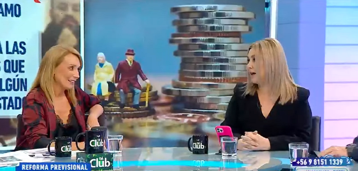 Pamela Jiles alabó a Karen por llegar a Mega, pero le advirtió: 